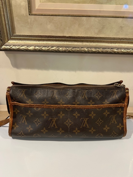 Louis Vuitton LV Popincourt Monogram Canvas Handbag - detached strap, wear - Picture 11 of 17